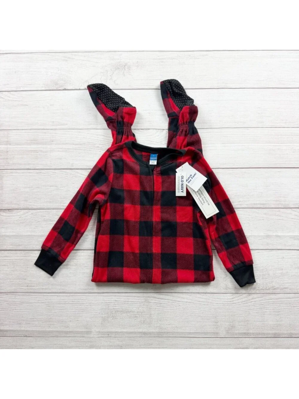 Old Navy Kids Buffalo Plaid Fleece Footed Pajamas Red Black NWT 4T